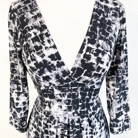 BCBGMaxAzria Petite Black White Gray Brush Stroke Surplice Faux Wrap Dress - Picture 2 of 13